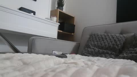 Snapshot of bella_sexy_feet chatting on 03/04/25, 06:04 bella_sexy_feet online show from 03/04/25, 06:04
