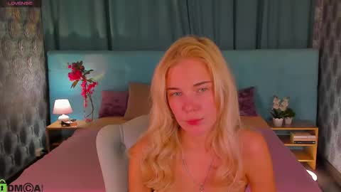 Bella online show from 09/22/25, 12:01