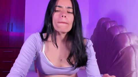 Valeria Model Independent online show from 11/14/25, 05:39