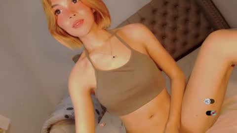 Snapshot of bella_tara chatting on 01/22/25, 09:32 Bella online show from 01/22/25, 09:32