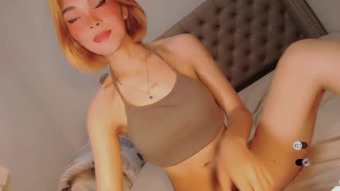Snapshot of bella_tara chatting on 01/30/25, 08:10 Bella online show from 01/30/25, 08:10