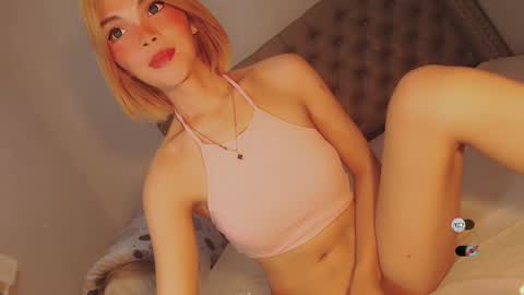 Snapshot of bella_tara chatting on 02/02/25, 06:31 Bella online show from 02/02/25, 06:31