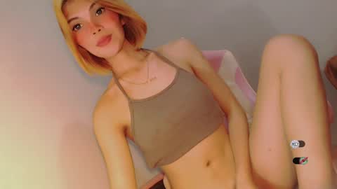 Snapshot of bella_tara chatting on 02/21/25, 05:24 Bella online show from 02/21/25, 05:24