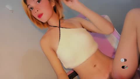Snapshot of bella_tara chatting on 03/10/25, 10:37 Bella online show from 03/10/25, 10:37