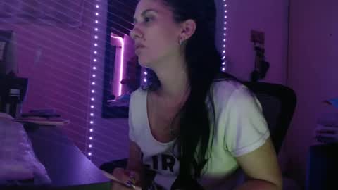 Snapshot of bellabbys8 chatting on 11/14/25, 09:19 bellabbys8 online show from 11/14/25, 09:19