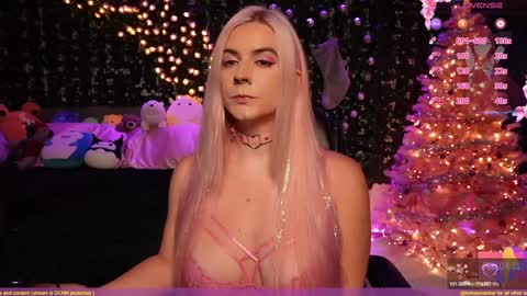 Snapshot of bellabearts chatting on 12/19/24, 10:21 Bellalunabear trans JadePlant Cis online show from 12/19/24, 10:21