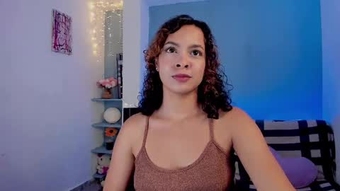 Snapshot of bellabeth_ chatting on 01/15/25, 04:57 Betsy online show from 01/15/25, 04:57