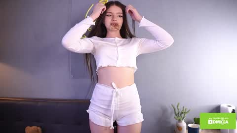 Bella I took a vacation and Ill be back on December 18th So dont lose me To keep in touch I have a TG -  you can find below online show from 01/30/25, 10:50