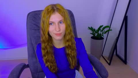 Snapshot of bellafoxi chatting on 10/06/25, 10:56 BellaFoxi online show from 10/06/25, 10:56