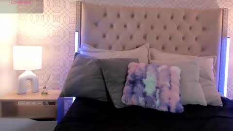 Snapshot of bellanixs chatting on 11/16/25, 03:23 Bella Nix big tits online show from 11/16/25, 03:23