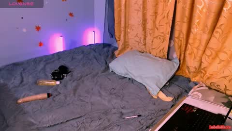 bellaqueen0701 online show from 11/05/25, 09:26