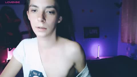 bellaqueen0701 online show from 11/17/25, 09:42