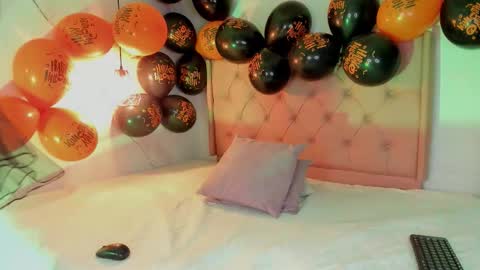 LUCIANA online show from 10/31/25, 02:18