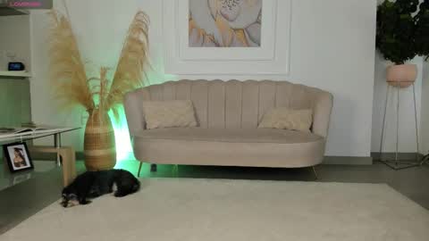 Snapshot of bellarossii chatting on 11/08/25, 01:06 CALL ME BELLA online show from 11/08/25, 01:06