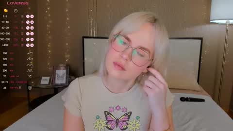 Bella online show from 10/28/25, 12:58