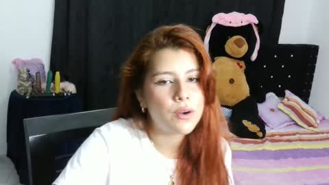 Snapshot of bellatrix_colen chatting on 01/29/25, 04:15 Aleja online show from 01/29/25, 04:15