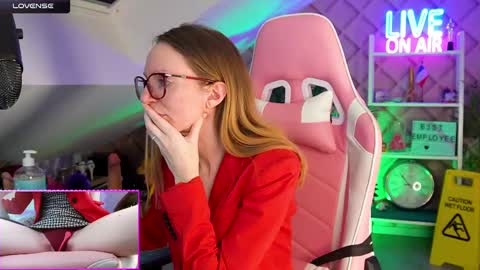 Alice online show from 02/18/25, 01:55