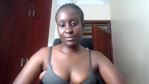 Snapshot of belle_estelles chatting on 11/15/25, 12:19 belle_estelles online show from 11/15/25, 12:19