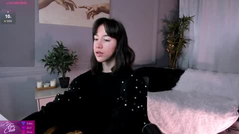 Snapshot of belle_via chatting on 02/27/25, 01:59 Bella online show from 02/27/25, 01:59