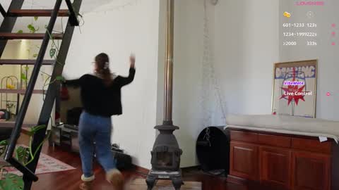 BELLE   online show from 10/14/25, 02:45