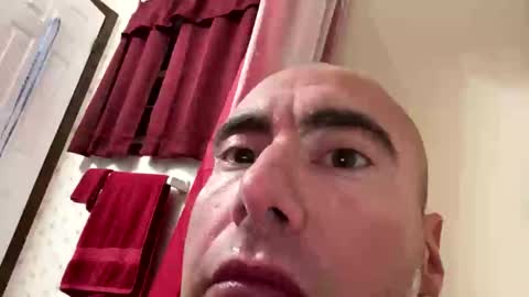 Snapshot of belowthainfluence chatting on 11/09/25, 07:06 Joey online show from 11/09/25, 07:06