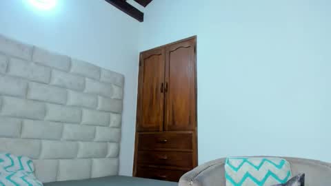    online show from 11/01/25, 07:27