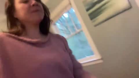 Snapshot of bendlikebecks chatting on 10/31/25, 12:06 bendlikebecks online show from 10/31/25, 12:06