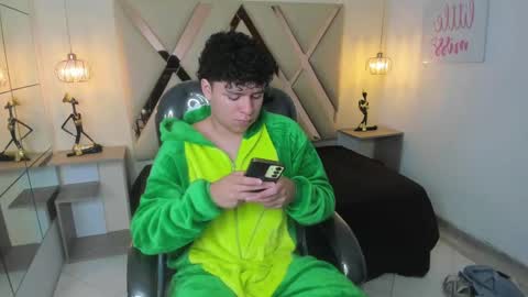 BENJAMIN online show from 10/08/25, 10:07