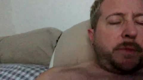 Snapshot of benjohny10 chatting on 09/30/25, 11:04 benzguy online show from 09/30/25, 11:04
