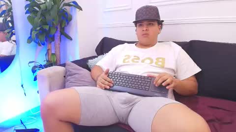 bennett_alejoo online show from 10/14/25, 10:32