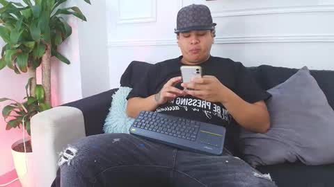 bennett_alejoo online show from 10/15/25, 06:41