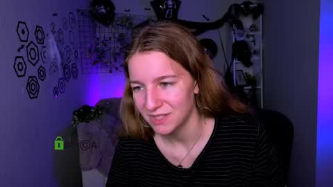 Snapshot of benny_duglas chatting on 10/25/25, 11:29 Benny online show from 10/25/25, 11:29