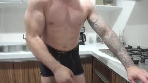 Snapshot of benthebodybuilder chatting on 01/07/25, 03:24 Ben Braxton online show from 01/07/25, 03:24