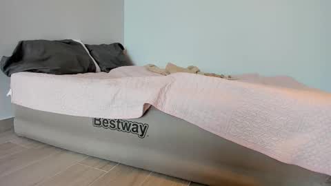 Snapshot of benthebodybuilder chatting on 11/28/25, 04:09 Ben Braxton online show from 11/28/25, 04:09