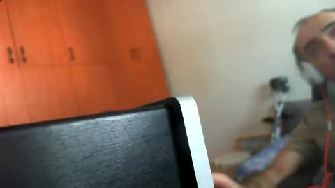 bentish online show from 10/24/25, 08:33