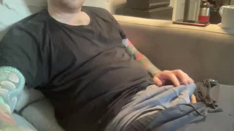 Snapshot of benwa_balls chatting on 10/17/25, 09:23 Nate Higgers online show from 10/17/25, 09:23