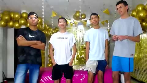 Snapshot of benz_boys chatting on 01/07/25, 12:20 benz boys online show from 01/07/25, 12:20