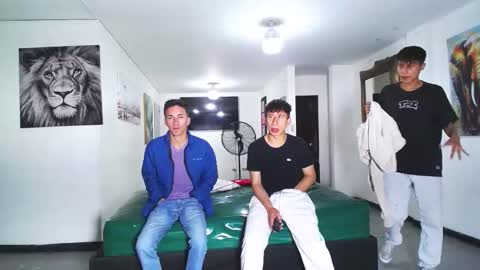 benz boys online show from 10/12/25, 12:04