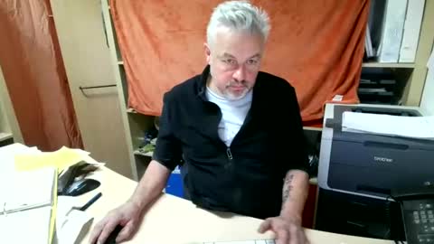 Snapshot of berg_boy chatting on 12/04/24, 01:09 Martin online show from 12/04/24, 01:09