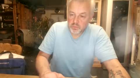 Snapshot of berg_boy chatting on 01/04/25, 09:41 Martin online show from 01/04/25, 09:41