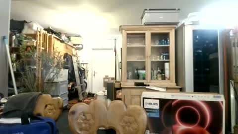 Snapshot of berg_boy chatting on 02/19/25, 06:54 Martin online show from 02/19/25, 06:54