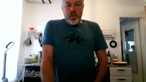 Snapshot of berg_boy chatting on 11/14/25, 07:29 Martin online show from 11/14/25, 07:29