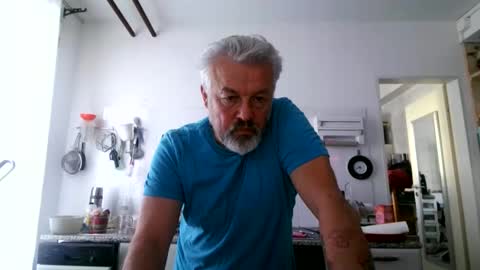 Snapshot of berg_boy chatting on 11/22/25, 09:41 Martin online show from 11/22/25, 09:41