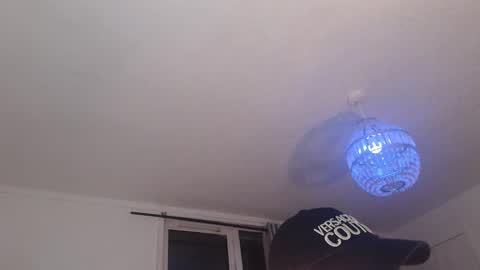 Snapshot of bernicowin chatting on 11/23/25, 08:52 bernicowin online show from 11/23/25, 08:52