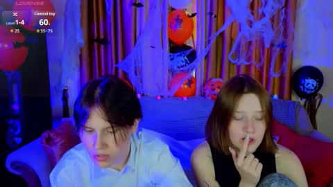 Your sweet Tara and Eva online show from 10/15/25, 11:43