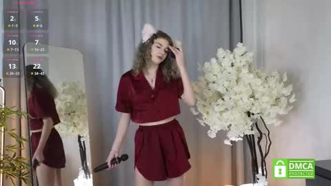 Aurora online show from 09/23/25, 11:35