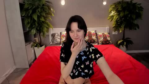 Violette online show from 11/04/25, 06:56