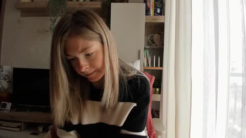 Snapshot of bestgirl_ofthe_neighborhood chatting on 02/03/25, 08:57 Vicky online show from 02/03/25, 08:57