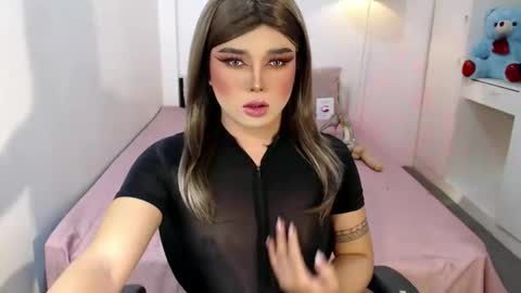 bestgirljulia online show from 10/19/25, 02:56