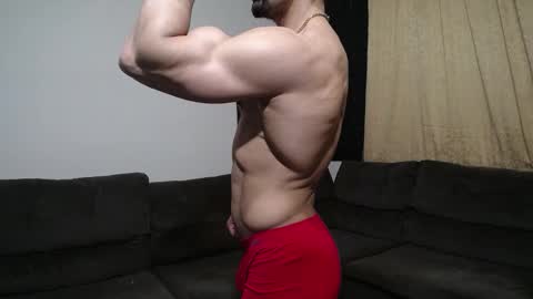 Snapshot of bestmuscle chatting on 10/11/25, 05:28 bestmuscle online show from 10/11/25, 05:28